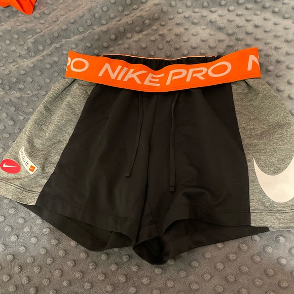 loose nike pro ™️ shorts - Picture 1 of 5